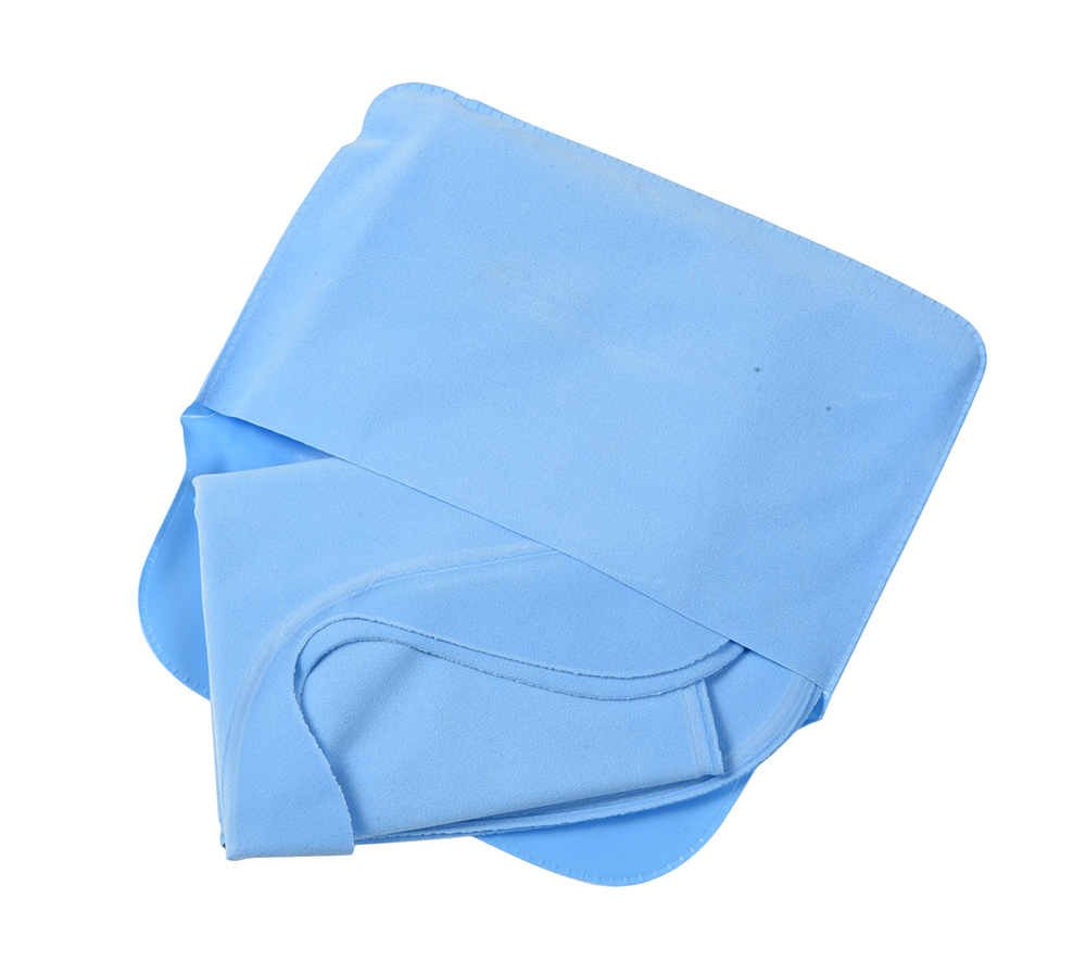 FZ-016_Aufblasbares_Nackenhoernchen_gefaltet_aus_Tasche